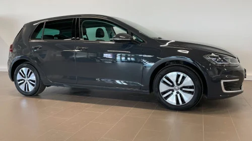 VOLKSWAGEN GOLF E-golf 136HK Skinn/Keyless/Ryggekamera/Led