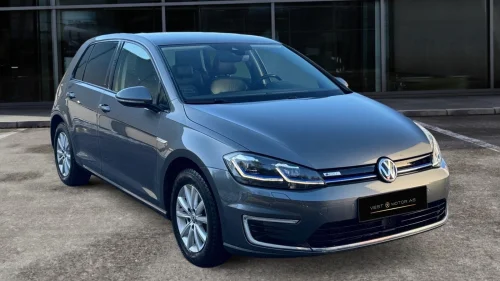 VOLKSWAGEN GOLF Exclusive/BT/SKINN/R-KAMAERA/ACTIVE INFO