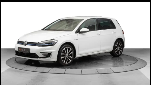 VOLKSWAGEN GOLF Golf 230 km WLTP / Exclusive / Skinn / Active Info /