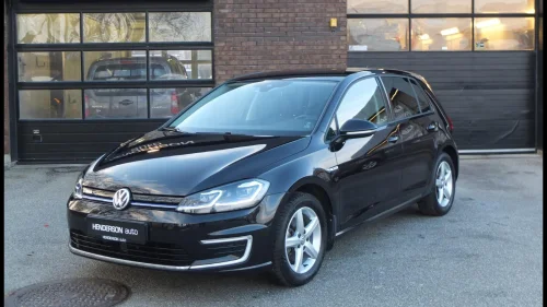VOLKSWAGEN GOLF E-Golf 136hk Skinn/Kamera/Ad.Cruise/Keyless/LED/DAB+