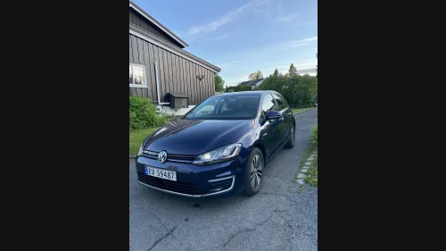 VOLKSWAGEN GOLF e-Golf Atlantic Blue. Div. utstyr. 1 eier.