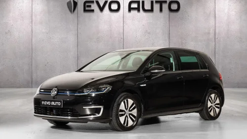 VOLKSWAGEN GOLF 100KW 300KM SKINN ACC KEYLESS NAVI KAMERA LAV KM
