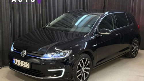 VOLKSWAGEN GOLF 136HK Digitalt display/ACC/R.Kamera/Keyless/Led/1eiers