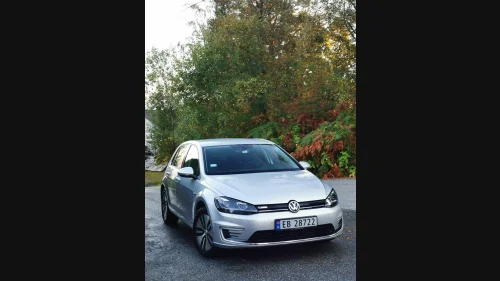 VOLKSWAGEN GOLF E-GOLF KUN!! 30.600 KM
