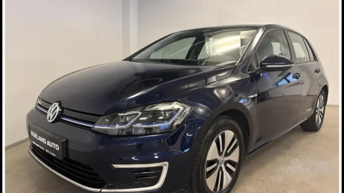 VOLKSWAGEN GOLF e-Golf 136hk R-Kam, Navi, LED, ACC, Carplay, DAB+ ++