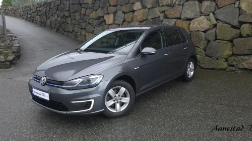 VOLKSWAGEN GOLF Navi | CC | R.Kam 35.8 kWh