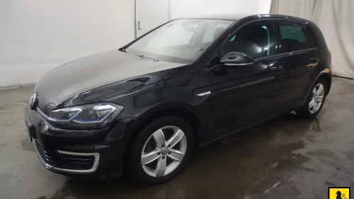 VOLKSWAGEN GOLF 136 HK ACC LED NAVI VARMEPUMPE KAMERA