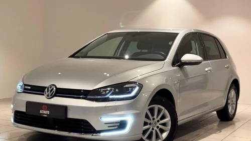 VOLKSWAGEN GOLF 300KM| NAVI| ACC| R.KAMERA| DAB| V.PUMPE| 1 EIER| SE KM