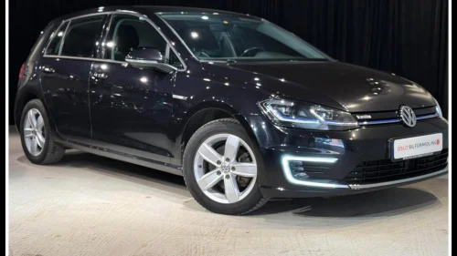 VOLKSWAGEN GOLF E-GOLF/NY EU 04-2027/ACC/ISOFIX/PARK SENSOR/BLUETOOTH