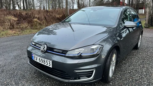 VOLKSWAGEN GOLF e-Golf 136 HK