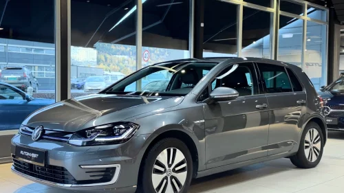 VOLKSWAGEN GOLF E GOLF EXCLUSIVE-KAMERA-SKINN-ACC-VARMEPUMPE-1EIER
