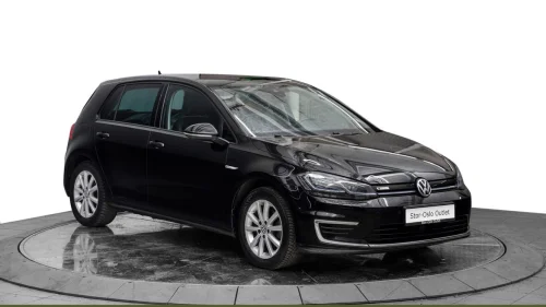 VOLKSWAGEN GOLF Exclusive 300km/Skinn/Activeinfo/ Keyless/ ACC