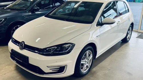VOLKSWAGEN GOLF E-Golf - 136 HK - Varmepumpe - Adaptive C.
