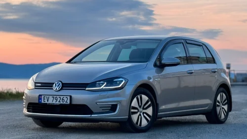 VOLKSWAGEN GOLF E-Golf med full utstyrspakke (active info, varmepumpe)