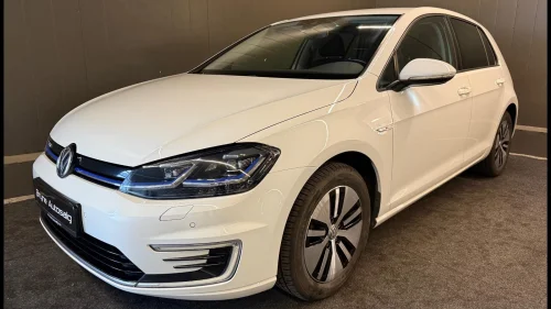 VOLKSWAGEN GOLF 136HK KAMERA/CARPLAY/SENSORER/DAB+/NAVI/ACC+++