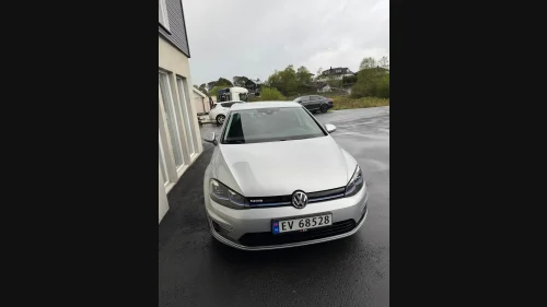 VOLKSWAGEN GOLF E-Golf 136hk Exclusive /Act.info/Rkam/Skinn/Keyless/LED