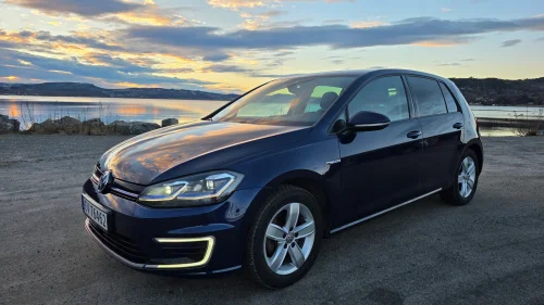 VOLKSWAGEN GOLF 100KW, V.pumpe, Navi,Active infodisplay,R.kamra,Dab