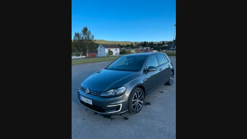 VOLKSWAGEN GOLF E-Golf 136 HK