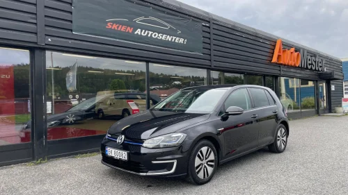 VOLKSWAGEN GOLF 300Km. ACC,Skinn,Isofix,Kamera,PDC,Navi,CarPlay,BT,DAB+