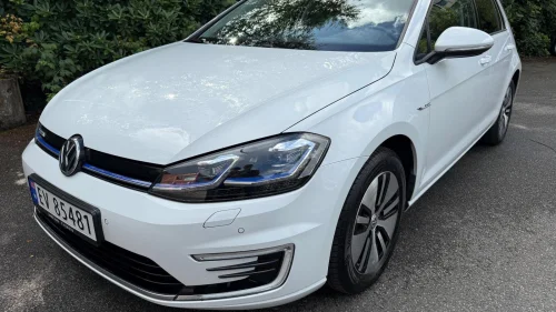 VOLKSWAGEN GOLF Lav km 136Hk Norsk ACC V-pumpe DAB R-Kam App styring ++