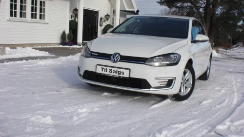 VOLKSWAGEN GOLF E-GOLF STRØKEN 8 ALU NAVI GARANTI 0-KONT KR 1477 MND