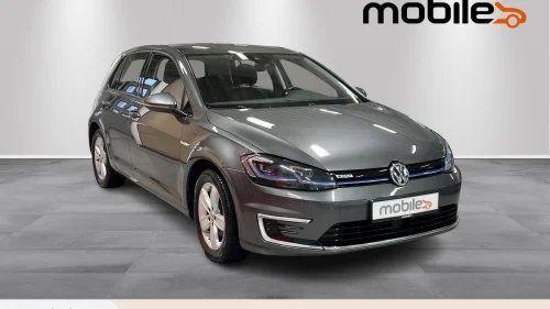 VOLKSWAGEN GOLF Exclusive/ACC/SKINN/KAMERA/LAV KM!