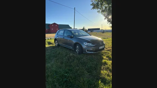 VOLKSWAGEN GOLF e-Golf VII