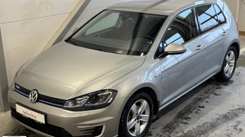 VOLKSWAGEN GOLF e-Golf Navi RKamera Servicehefte Meget pen bil