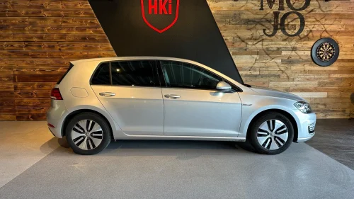VOLKSWAGEN GOLF e-Golf 100 KW 136 HK Keyless Kamera Navi