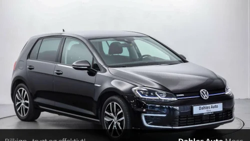 VOLKSWAGEN GOLF 300km/Active Info Display/R.Kamera/Keyless/Apps