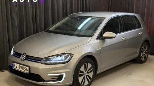 VOLKSWAGEN GOLF 136HK Digitaltdisplay/Helskinn/ACC/Navi/Keyless/NORSK