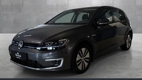 VOLKSWAGEN GOLF Lav km, Navi, ryggekamera ++