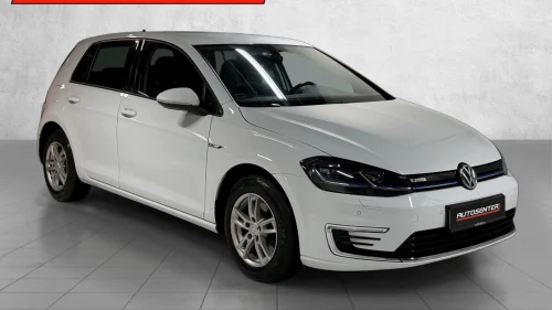 VOLKSWAGEN GOLF E-GOLF // NAVI ACC DAB PARKSENSOR 1-EIER