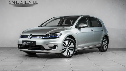 VOLKSWAGEN GOLF 300KM/ACC/RYGGEKAMERA/VARMEPUMPE/KEYLESS