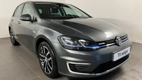 VOLKSWAGEN GOLF 136Hk AUT WLTP240KM/ACC/Navi/Park.S/Rygge.K/Isofix/DAB+