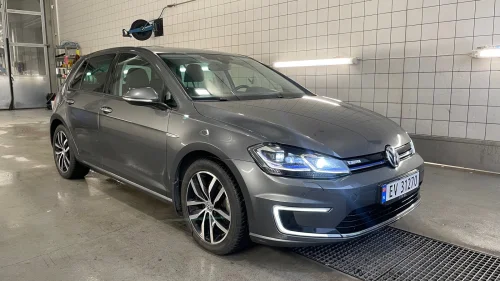 VOLKSWAGEN GOLF EXCLUSIVE / SKINNSETER