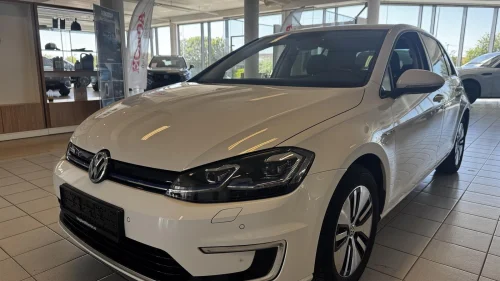 VOLKSWAGEN GOLF 136HK, Adaptive cruise, Kamera, Keyless ++