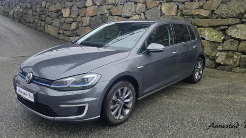 VOLKSWAGEN GOLF e-Golf | Navi | CC | R.Kam 35.8KWh