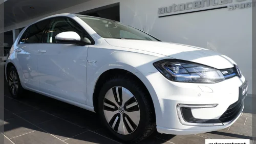 VOLKSWAGEN GOLF E-Golf 136hk SPORT/Skinn/Activ INFO/Kam/key/DAB/ACC/Alu