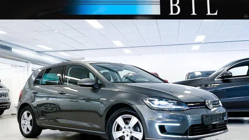 VOLKSWAGEN GOLF E-GOLF SKINN ADAPTIV CRUISE ACTIV INFO DISPLAY KAMERA