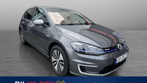 VOLKSWAGEN GOLF Active Info, Skinn, Ny service! LAV KM!