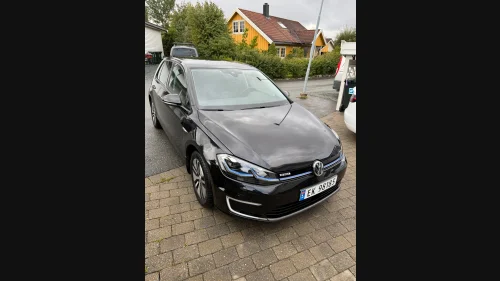VOLKSWAGEN GOLF E-Golf, lav km, skinn, 300 km