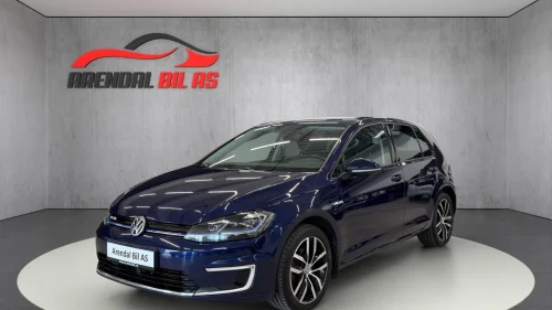 VOLKSWAGEN GOLF 100KW 300KM, Varmepumpe, Navi, Acc, Norsk bil!