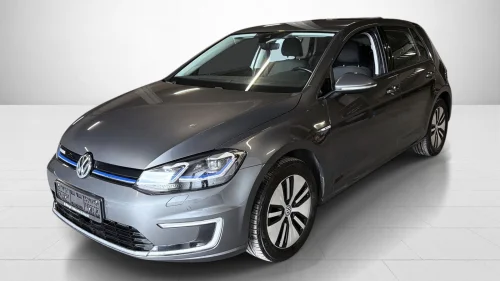VOLKSWAGEN GOLF 300km Navi Cruise Kamera Facelift EU2028 Ny Service ++