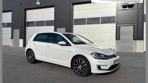 VOLKSWAGEN GOLF 300km | Batteritest | Dynaudio | R-Kam | ACC | EU 8/28