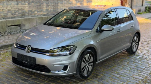 VOLKSWAGEN GOLF KEYLESS | KAMERA | DAB | NAVIGASJON | ACC++