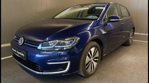VOLKSWAGEN GOLF 136HK NAVI/ACC/TLF/DAB+/LED/CARPLAY+++