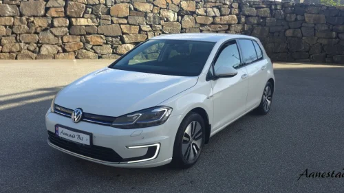 VOLKSWAGEN GOLF Navi | CC | R.Kam 35.8 kWh