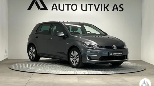 VOLKSWAGEN GOLF e-Golf / Skinn / ACC/ Navi / DAB+/ Kamera / AID ++