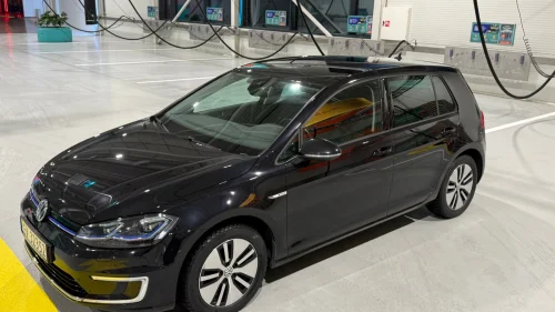 VOLKSWAGEN GOLF e-Golf 300km Velholdt og godt utstyrt